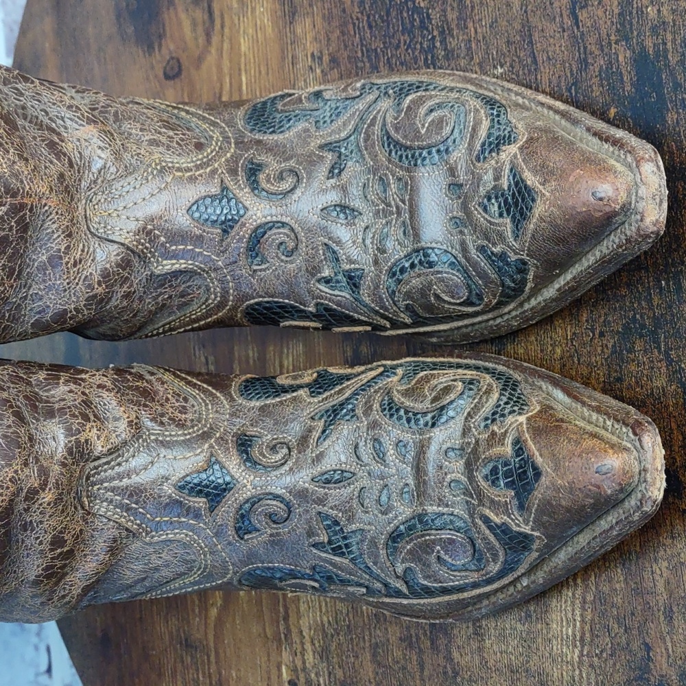 Corral Distressed Brown Embroidered Heeled Boots - Picture 12 of 15